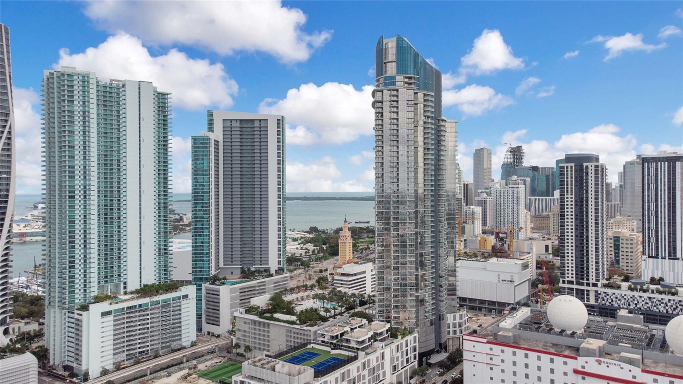 851 NE 1st #3500, Miami FL 33132