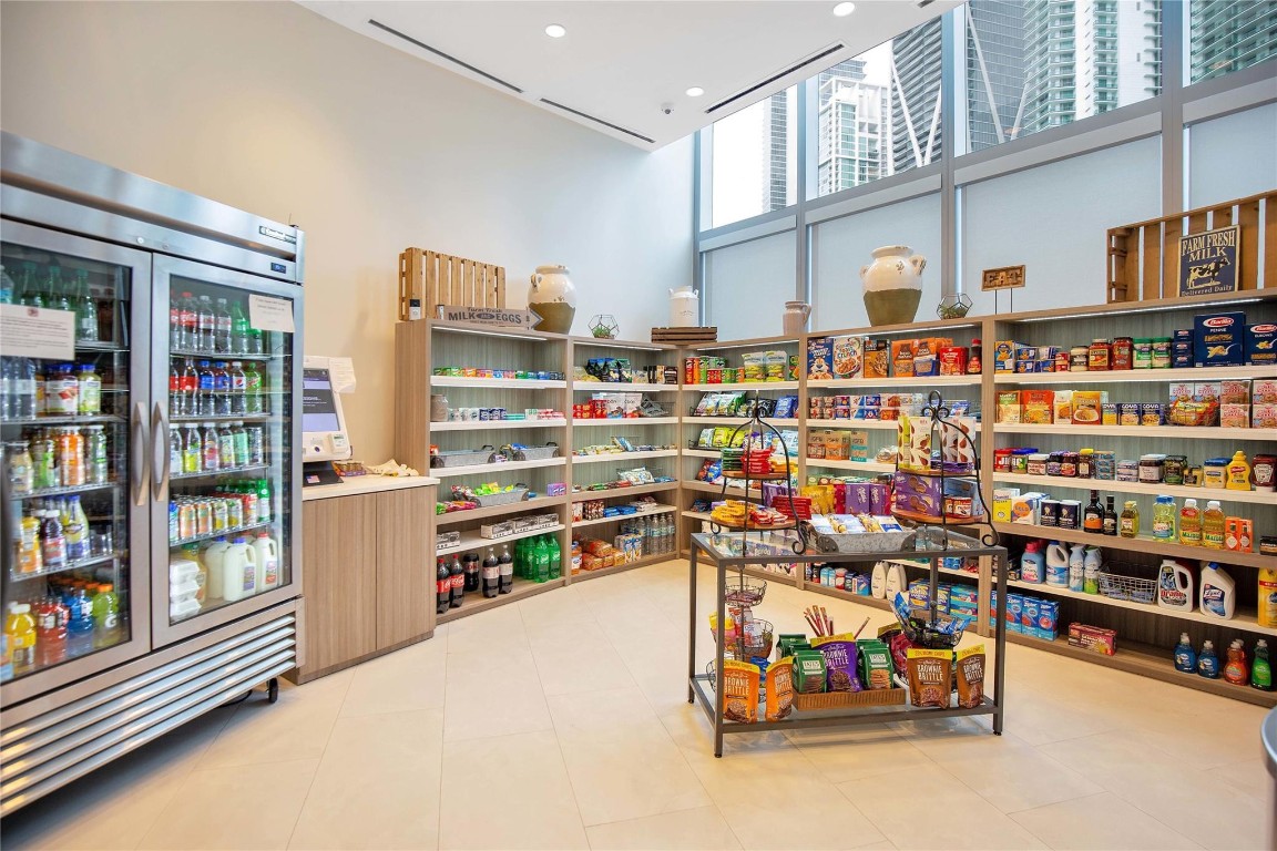 851 NE 1st #3500, Miami FL 33132