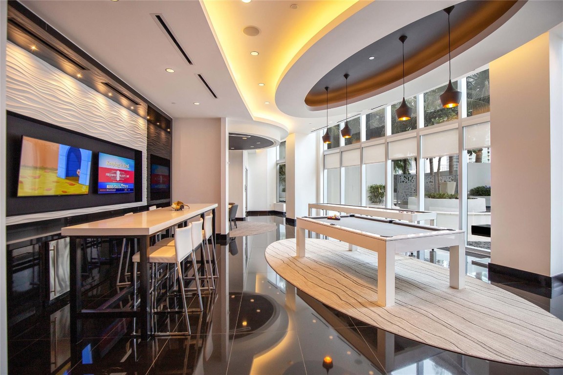 851 NE 1st #3500, Miami FL 33132