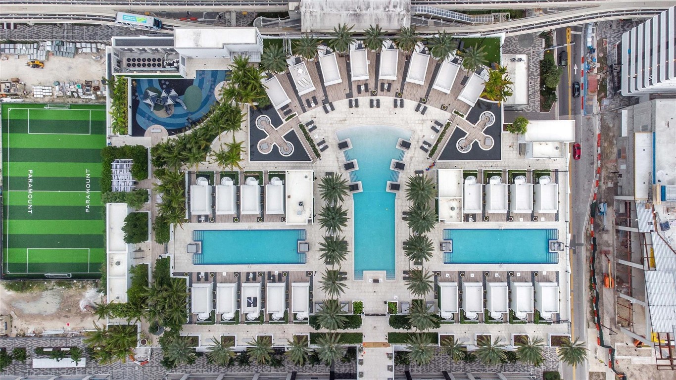 851 NE 1st #3500, Miami FL 33132