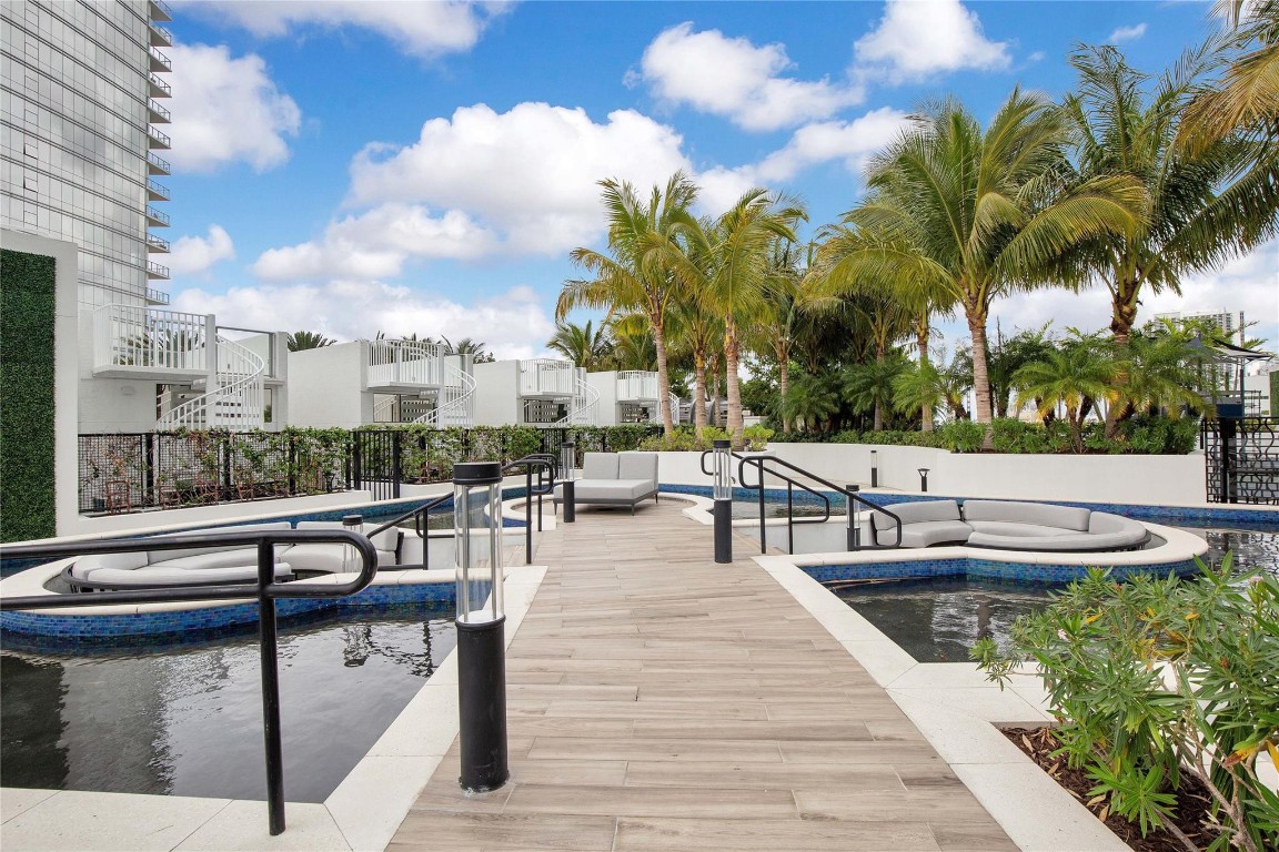 851 NE 1st #3500, Miami FL 33132