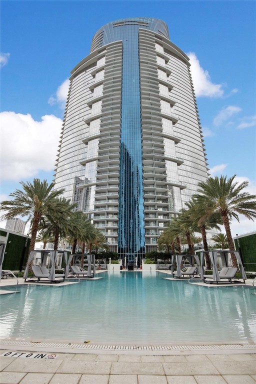 851 NE 1st #3500, Miami FL 33132