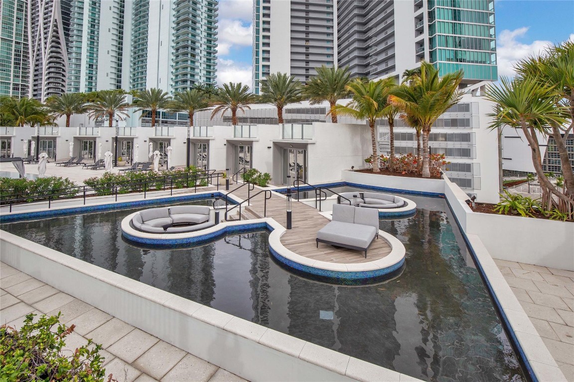 851 NE 1st #3500, Miami FL 33132