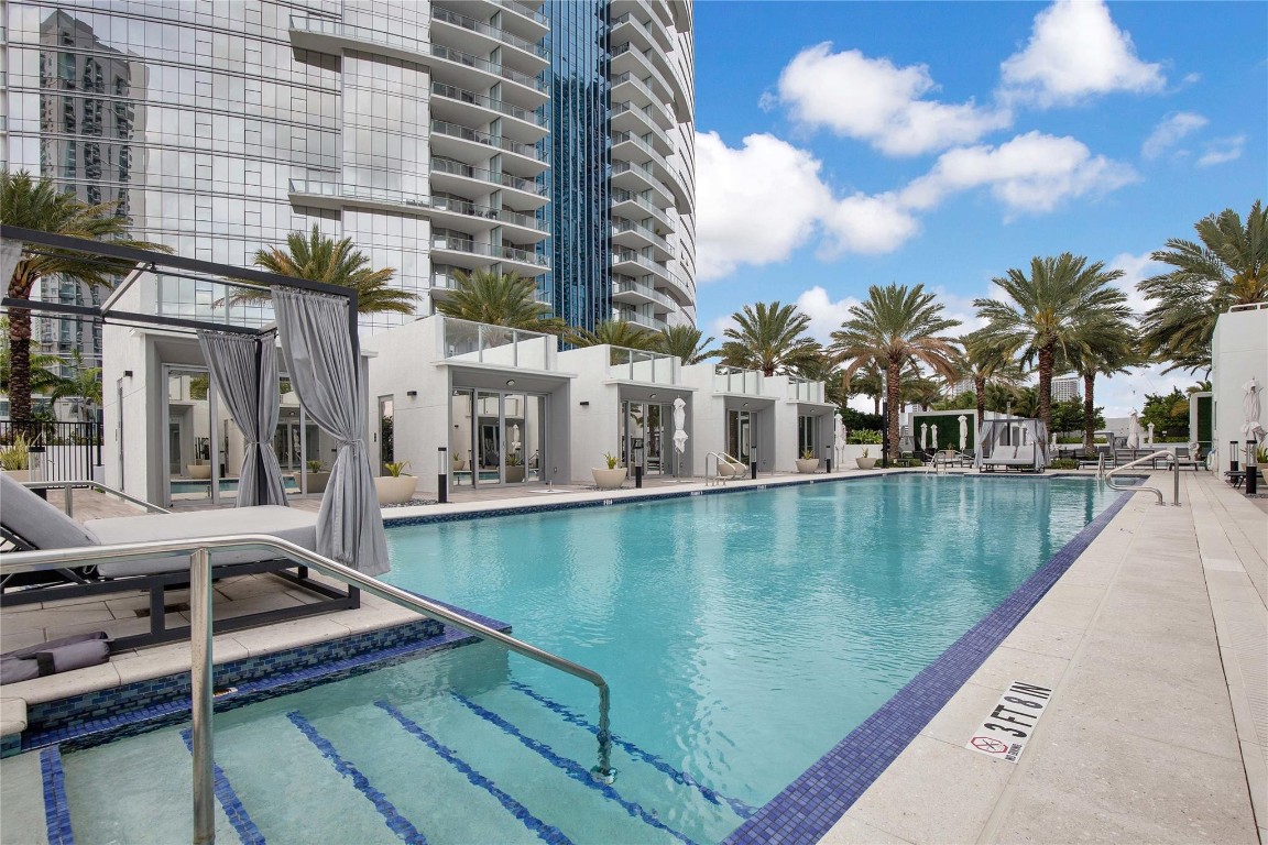 851 NE 1st #3500, Miami FL 33132
