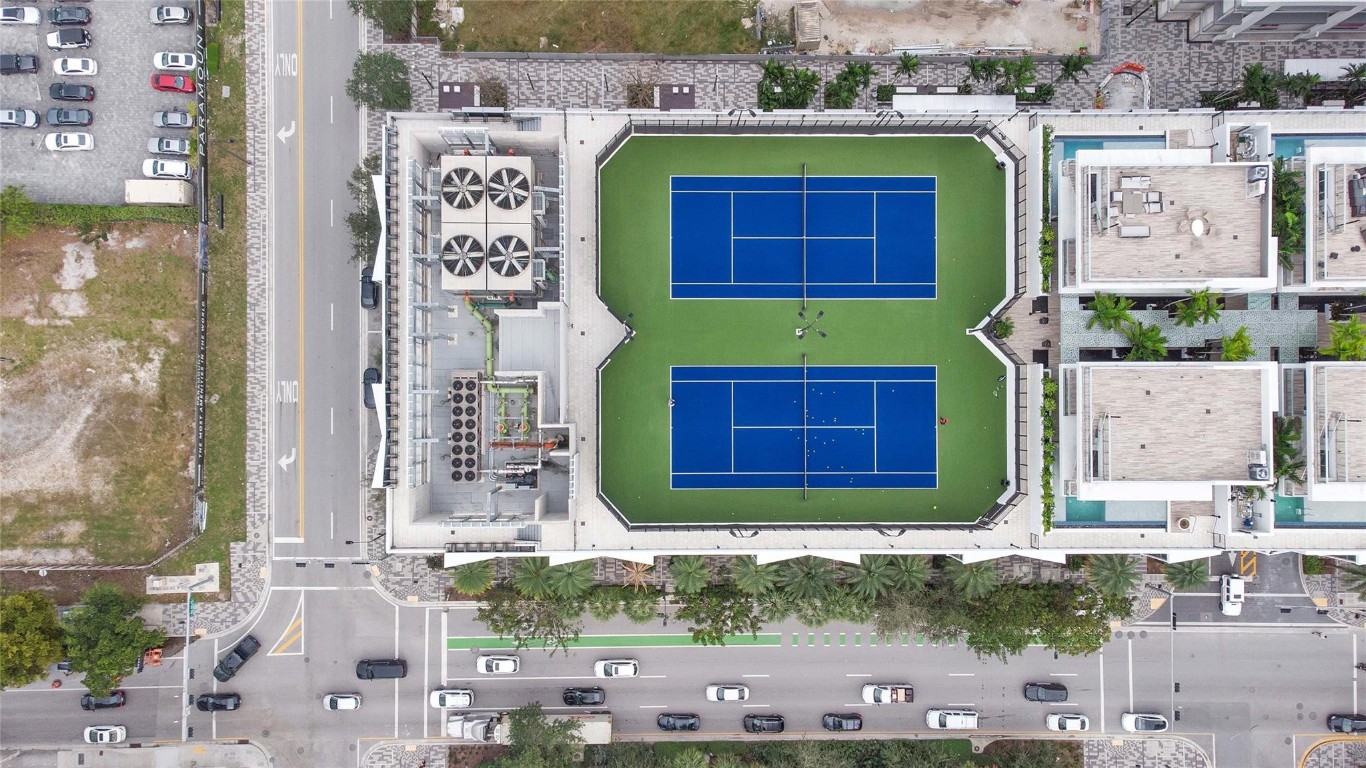 851 NE 1st #3500, Miami FL 33132