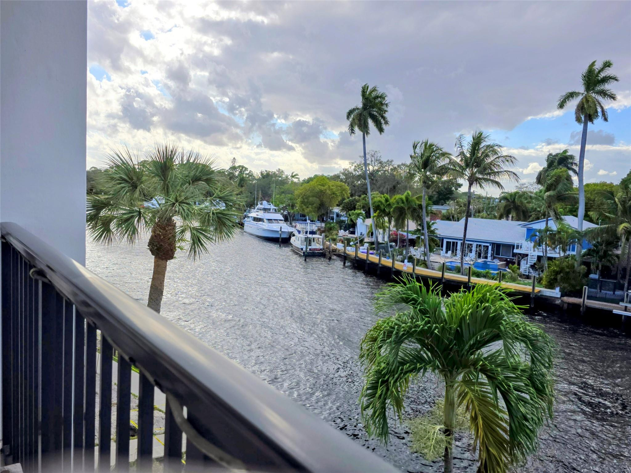 1301 River Reach #304, Fort Lauderdale FL 33315