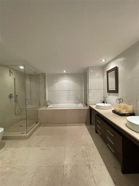 465 Brickell #1201, Miami FL 33131