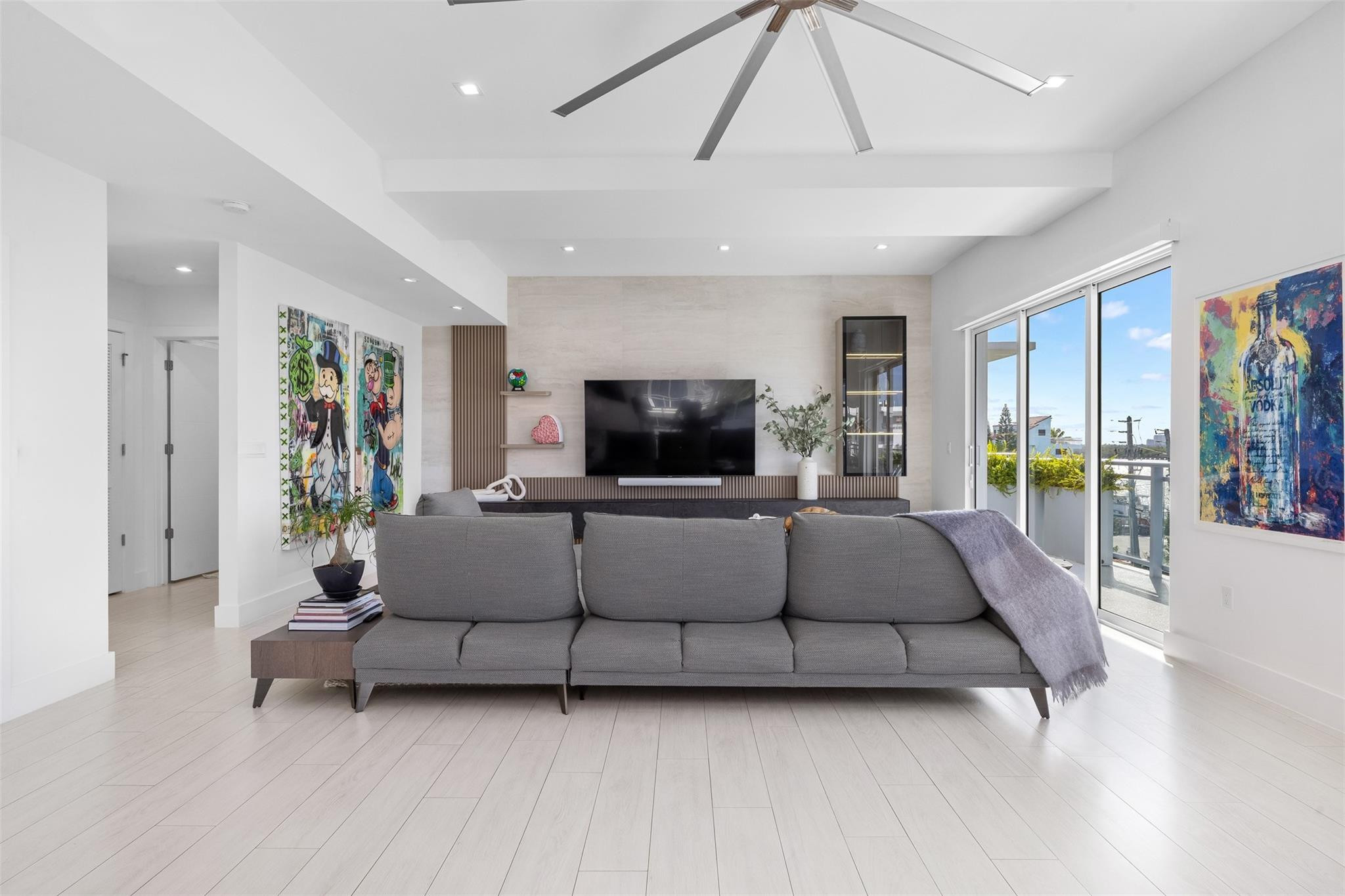 350 Desoto, Hollywood FL 33019