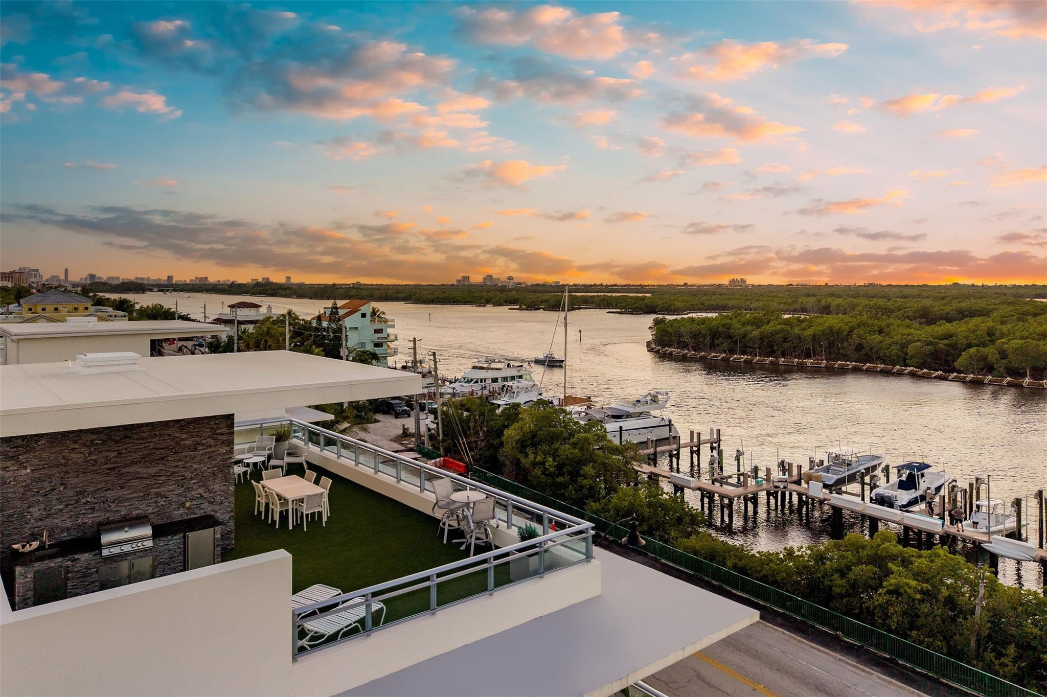350 Desoto, Hollywood FL 33019