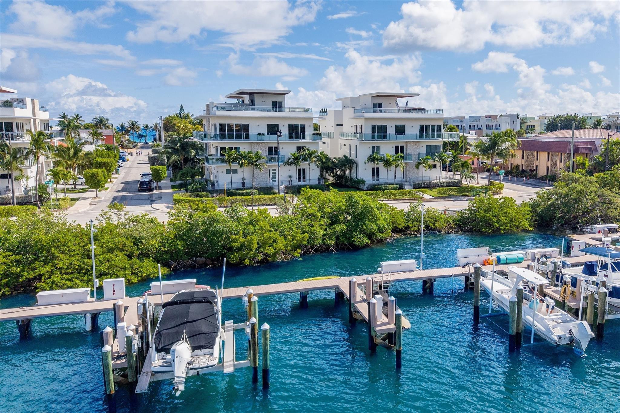 350 Desoto, Hollywood FL 33019
