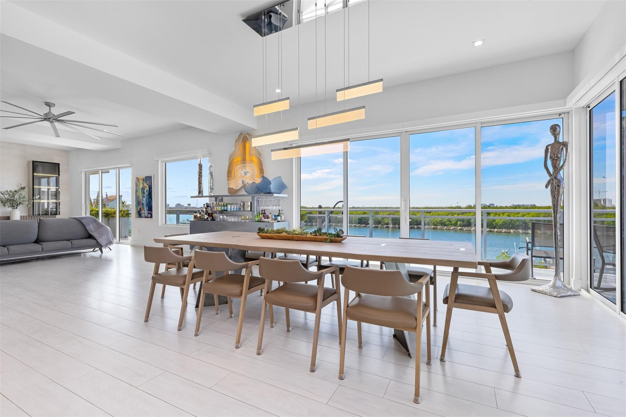 350 Desoto, Hollywood FL 33019