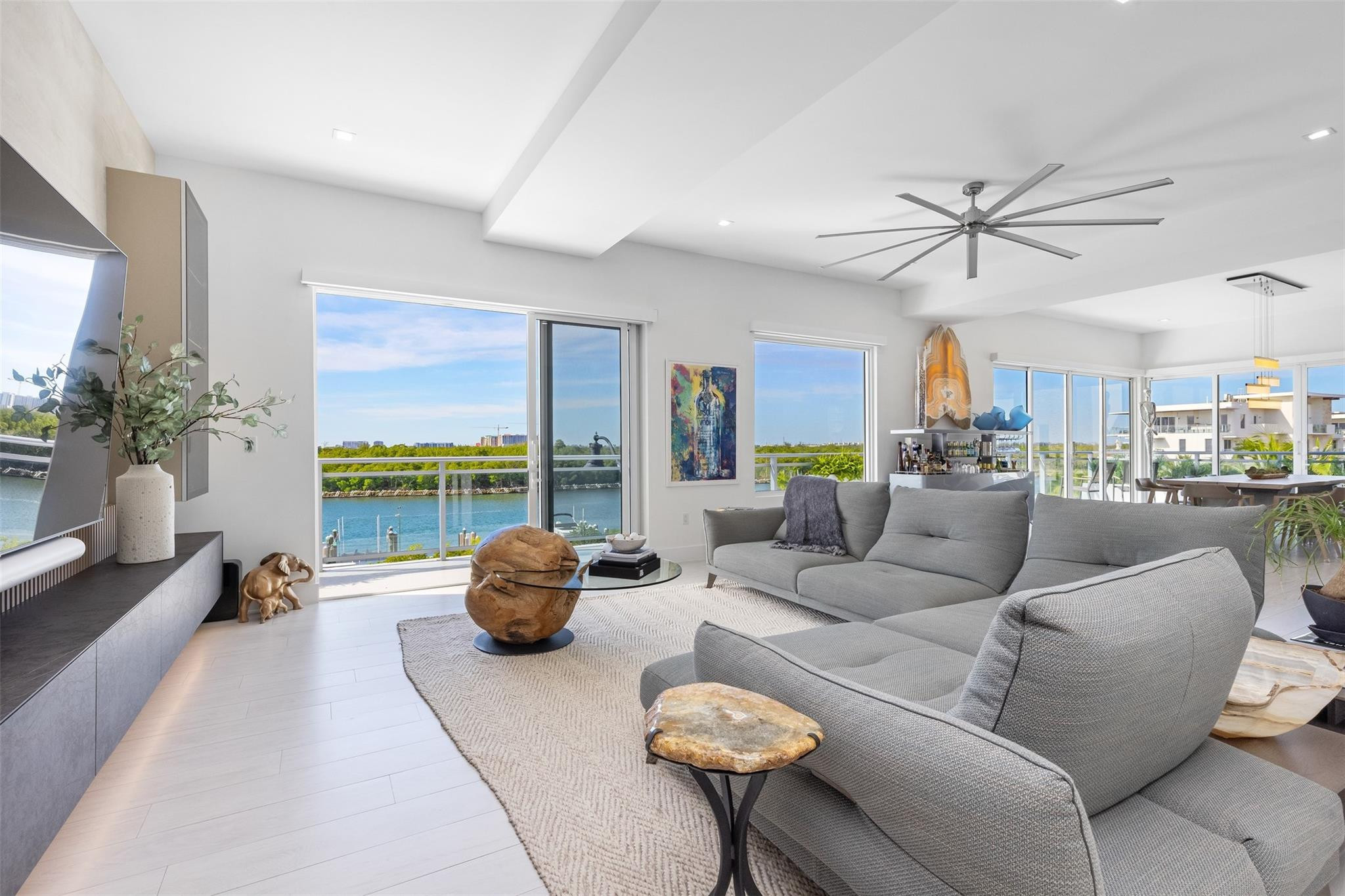 350 Desoto, Hollywood FL 33019