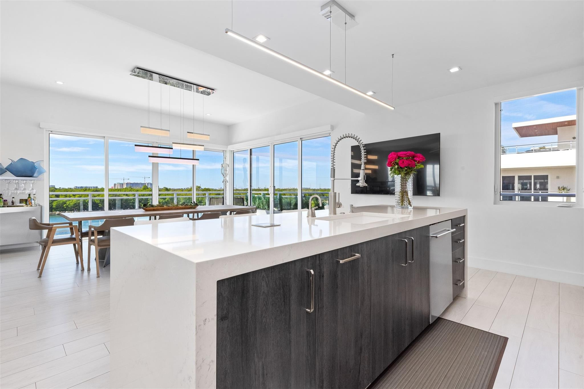 350 Desoto, Hollywood FL 33019