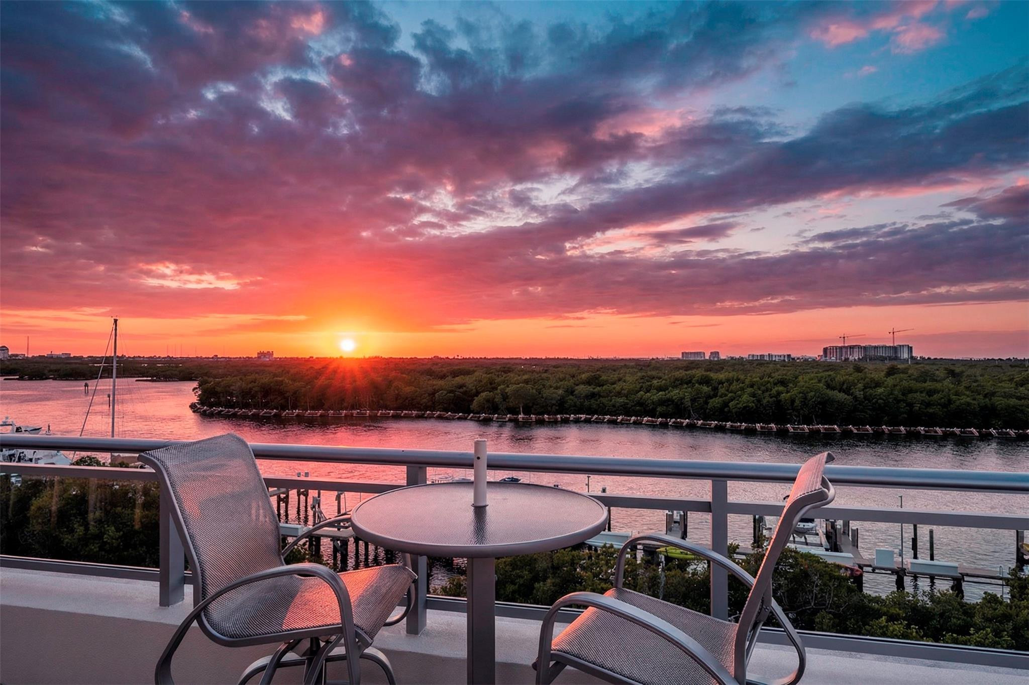 350 Desoto, Hollywood FL 33019