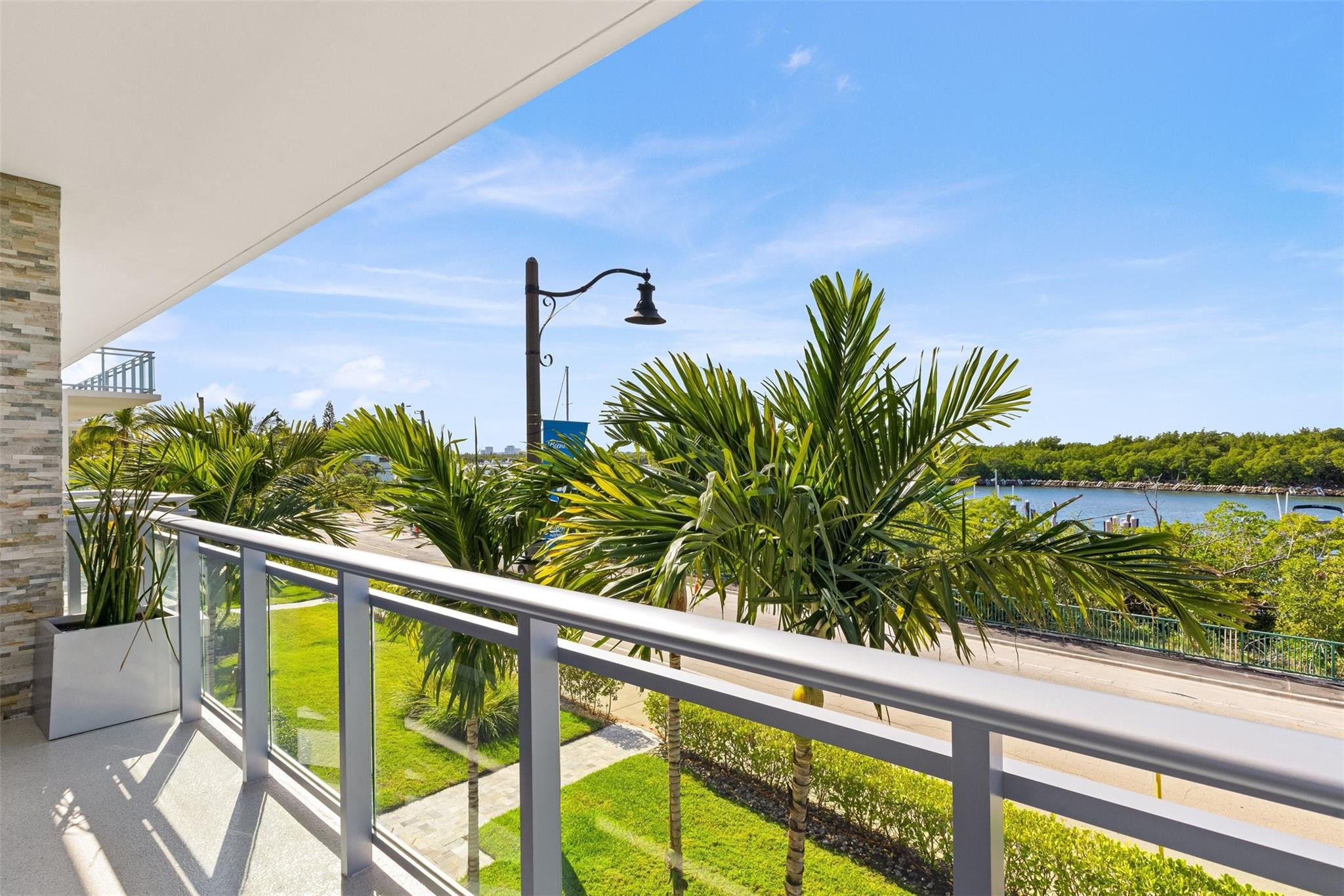 350 Desoto, Hollywood FL 33019