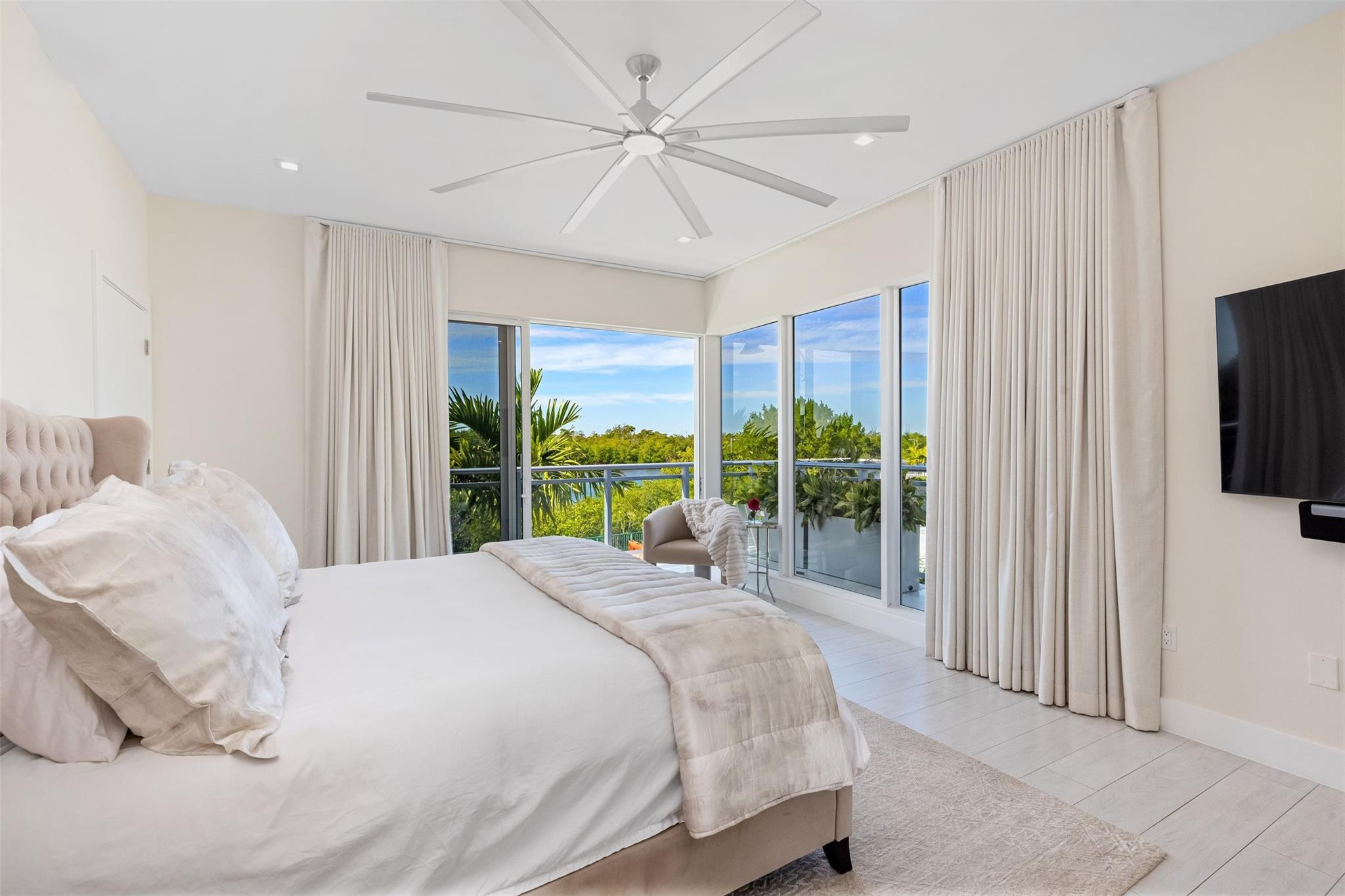 350 Desoto, Hollywood FL 33019