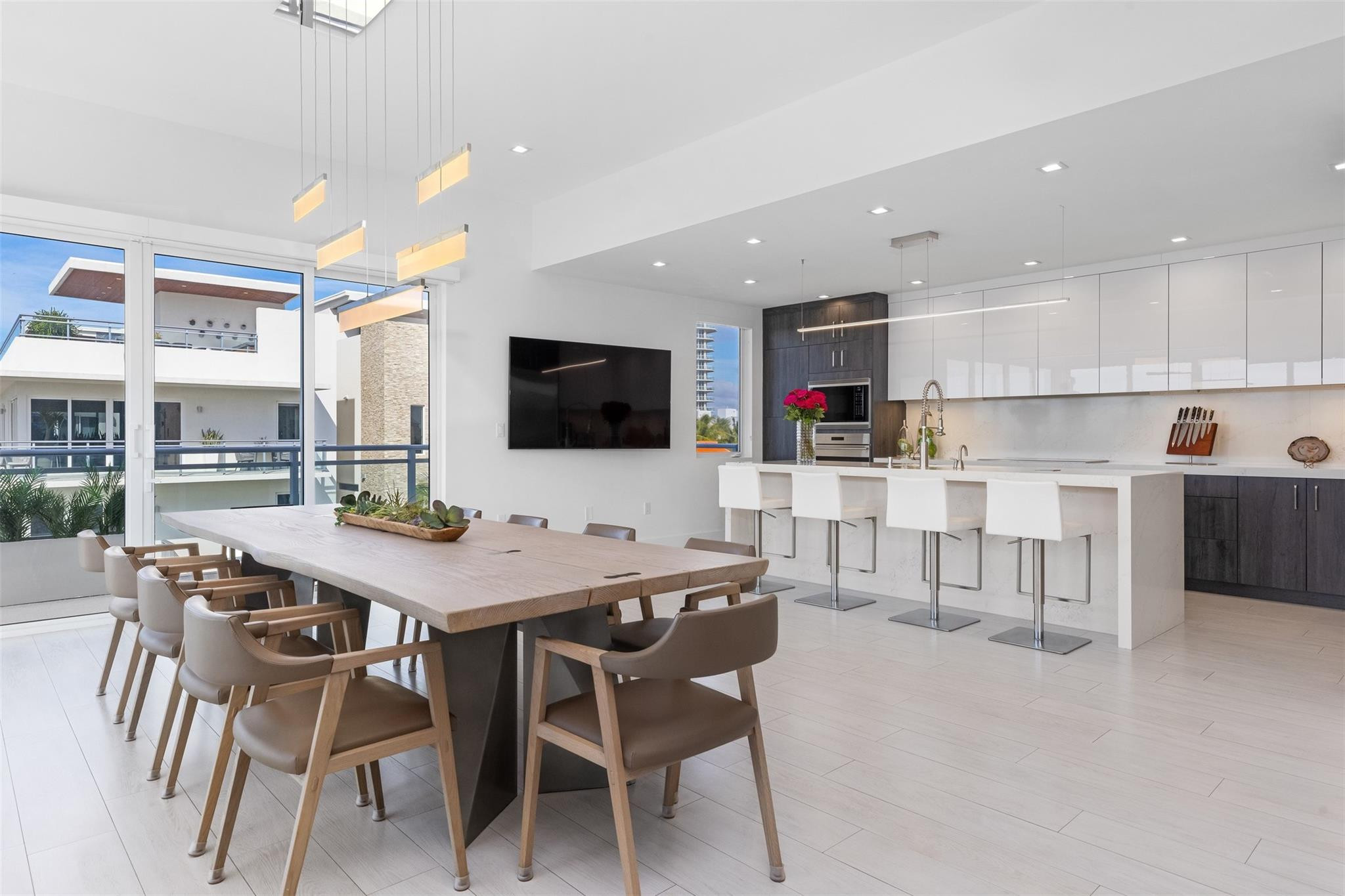 350 Desoto, Hollywood FL 33019