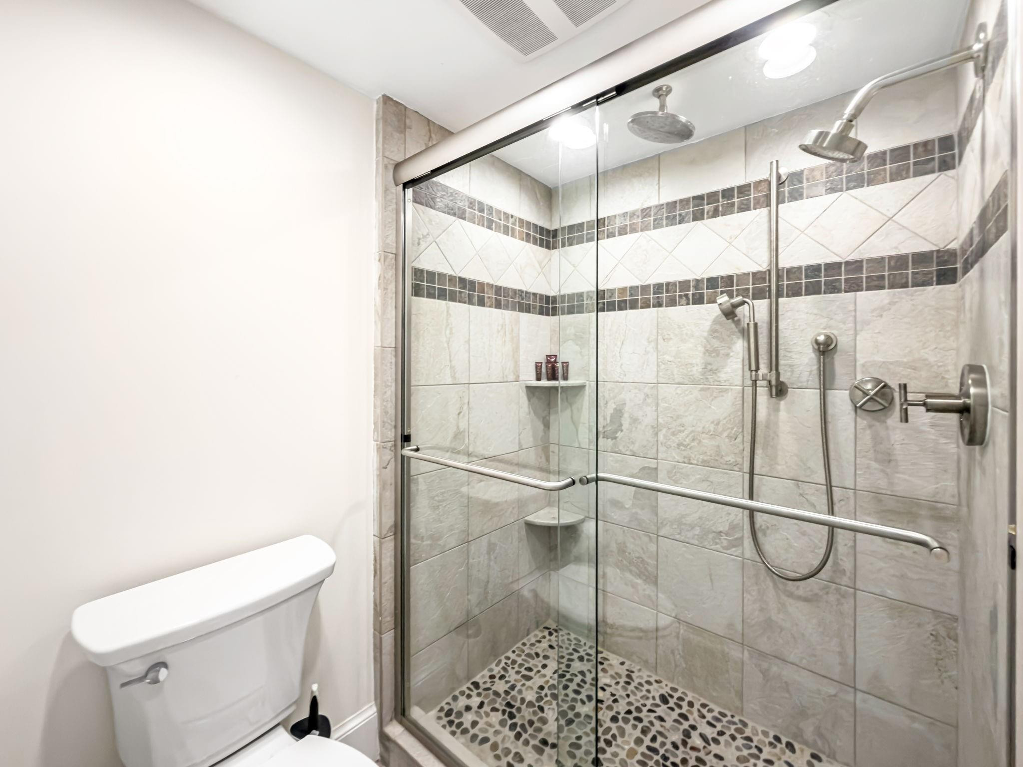 2301 NE 36th #202, Lighthouse Point FL 33064