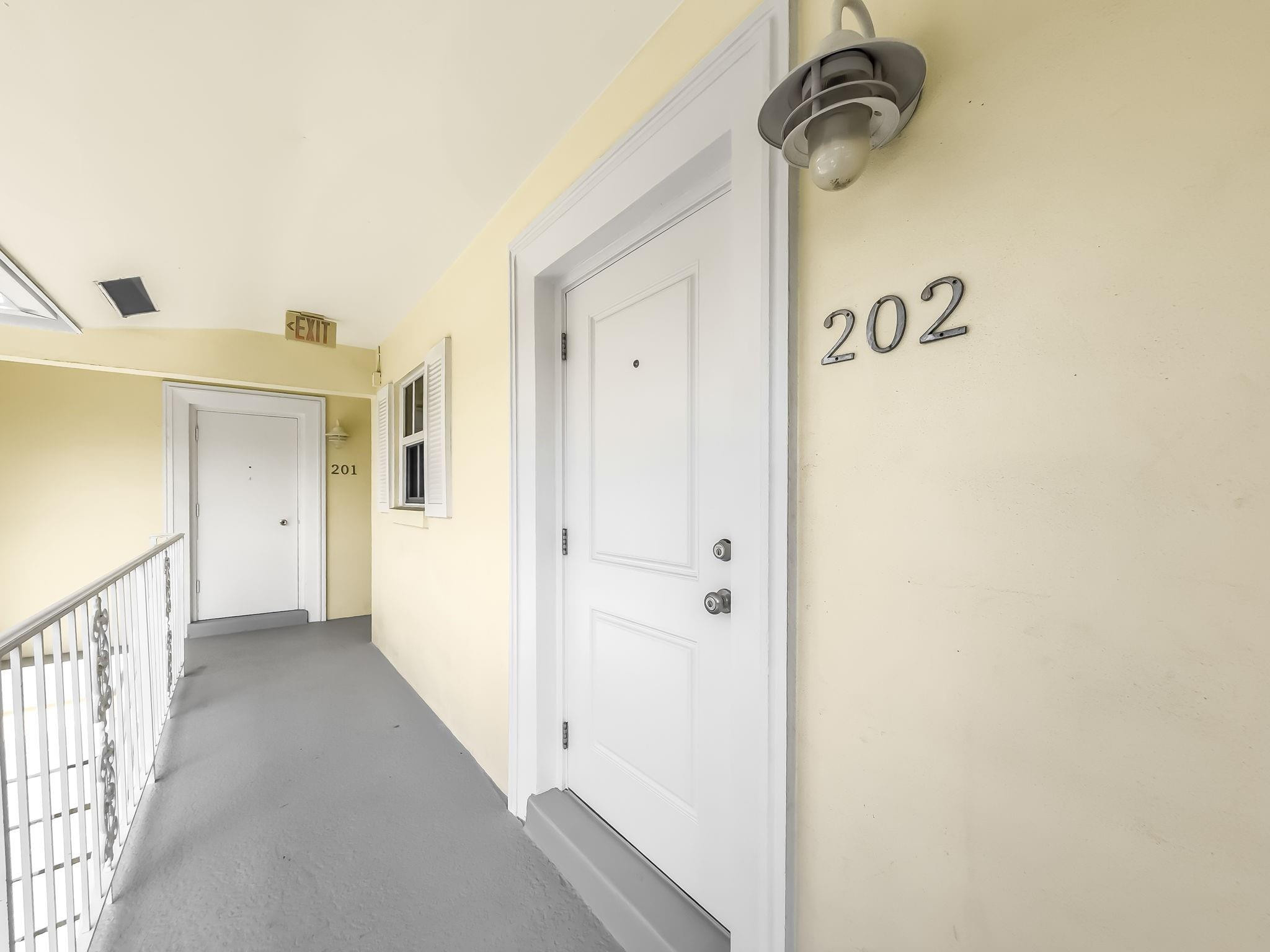 2301 NE 36th #202, Lighthouse Point FL 33064