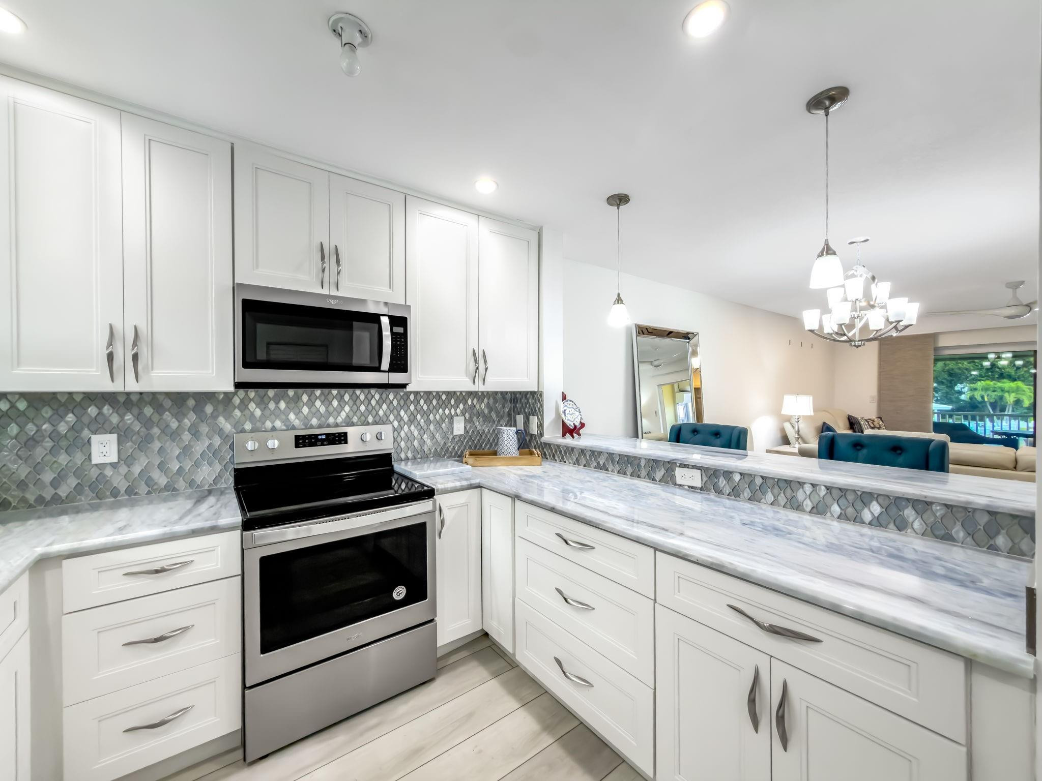 2301 NE 36th #202, Lighthouse Point FL 33064