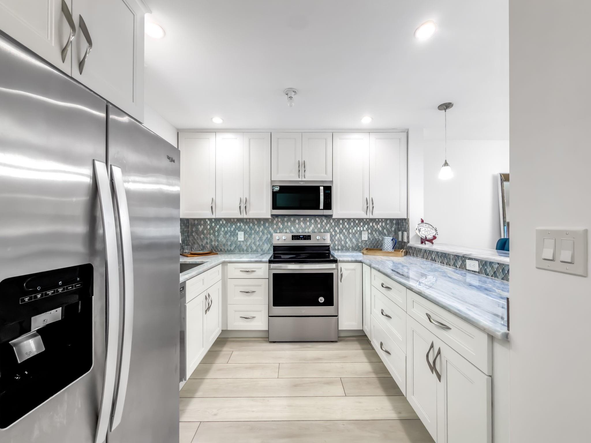 2301 NE 36th #202, Lighthouse Point FL 33064