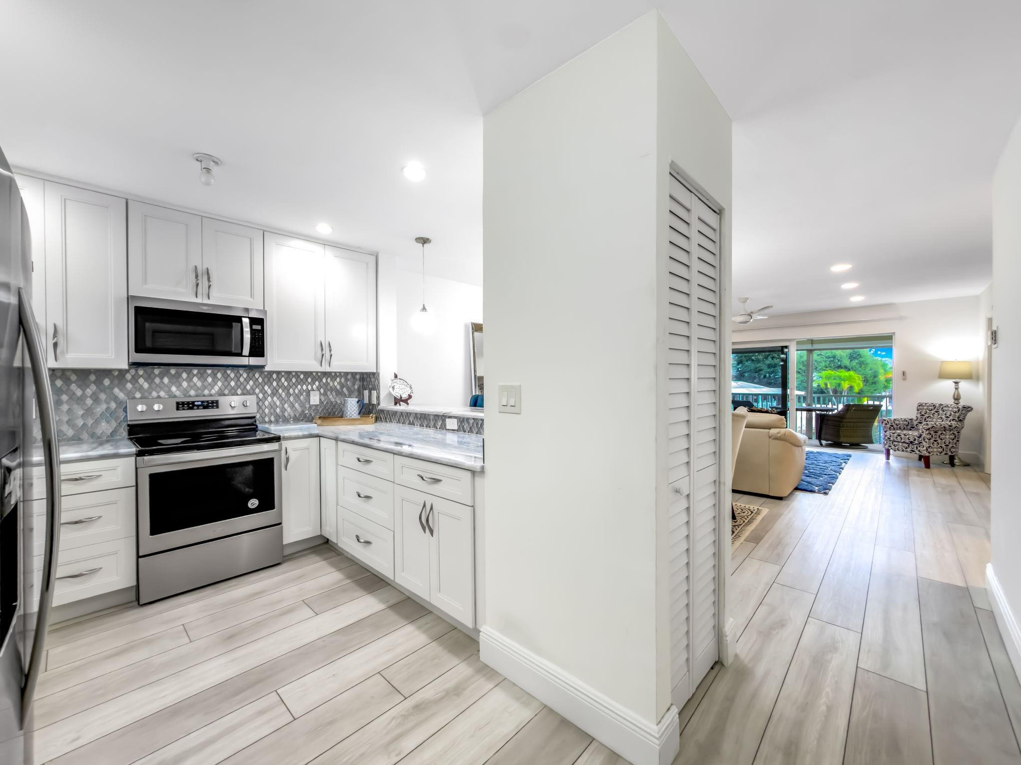 2301 NE 36th #202, Lighthouse Point FL 33064