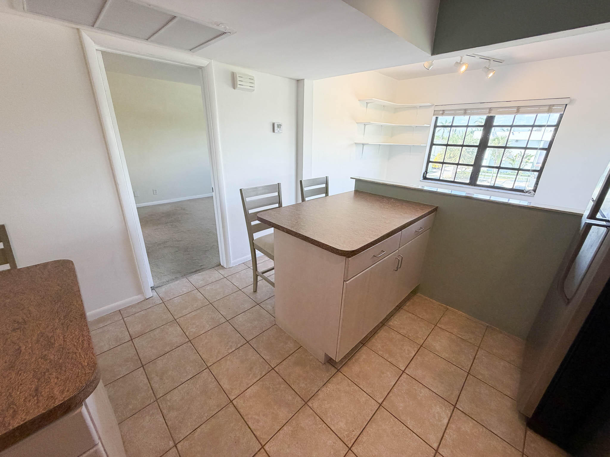 917 NE 16th #16, Fort Lauderdale FL 33304