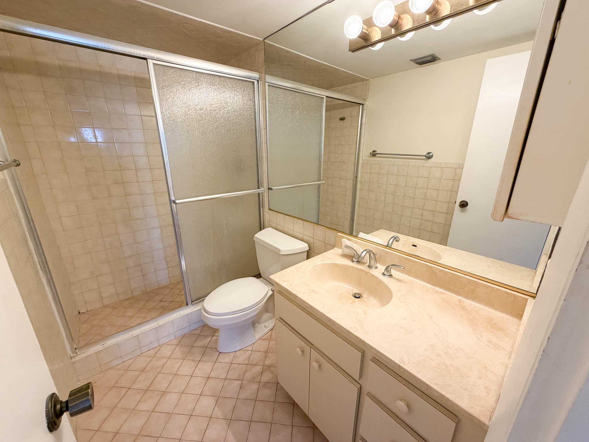 917 NE 16th #16, Fort Lauderdale FL 33304