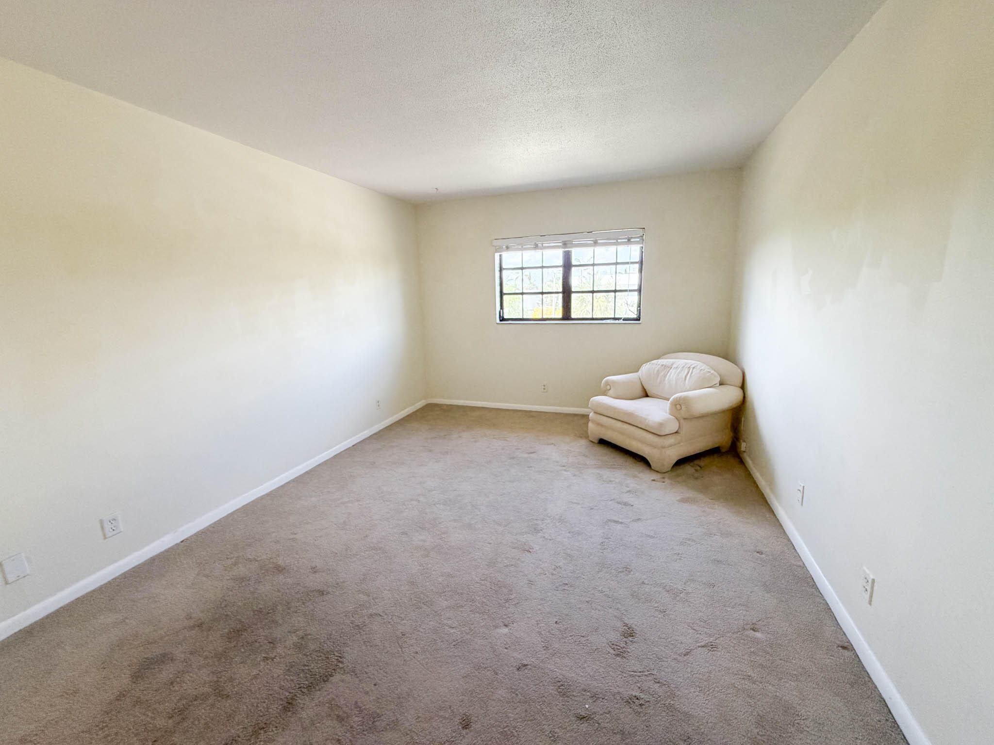 917 NE 16th #16, Fort Lauderdale FL 33304