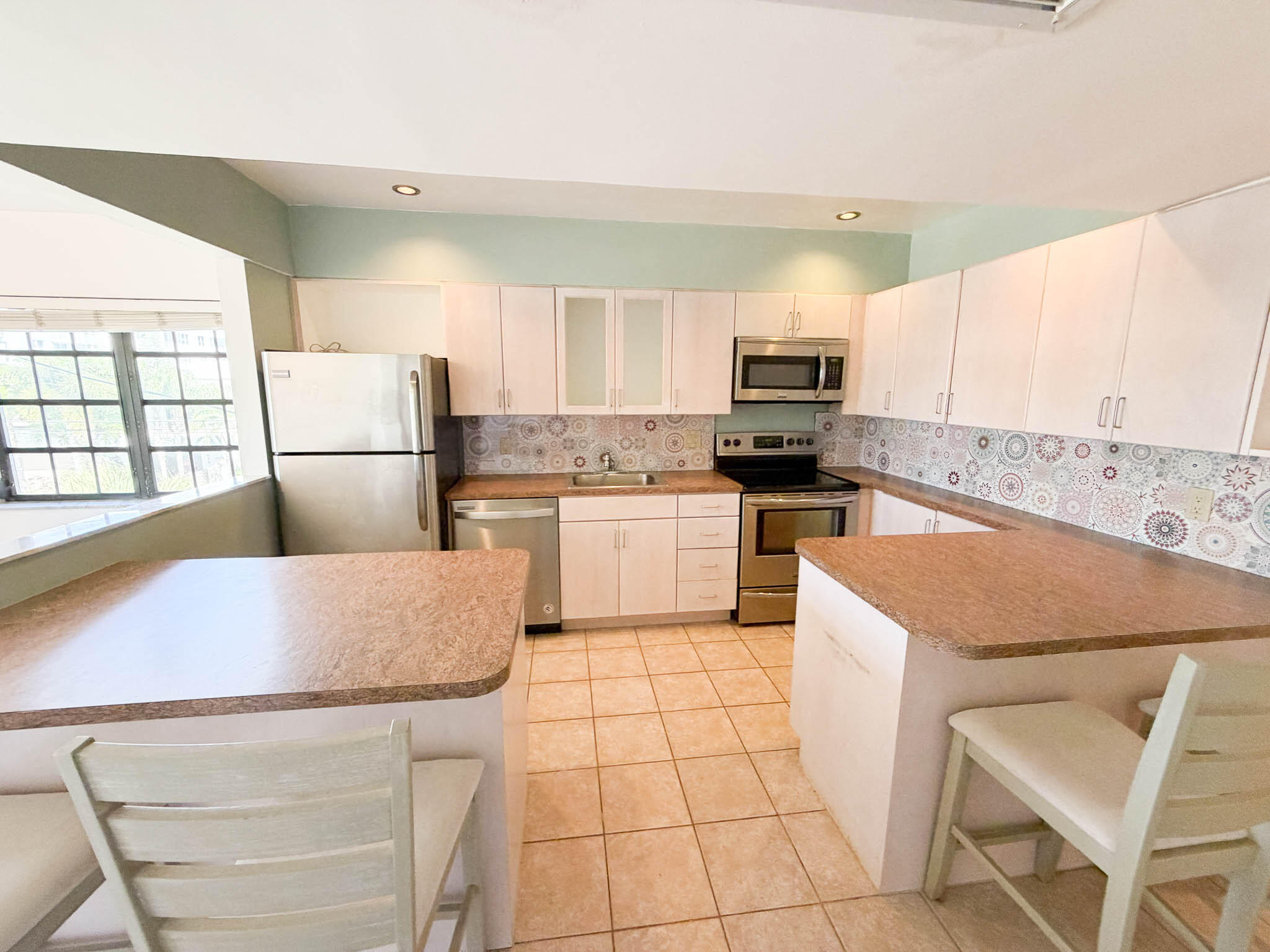 917 NE 16th #16, Fort Lauderdale FL 33304