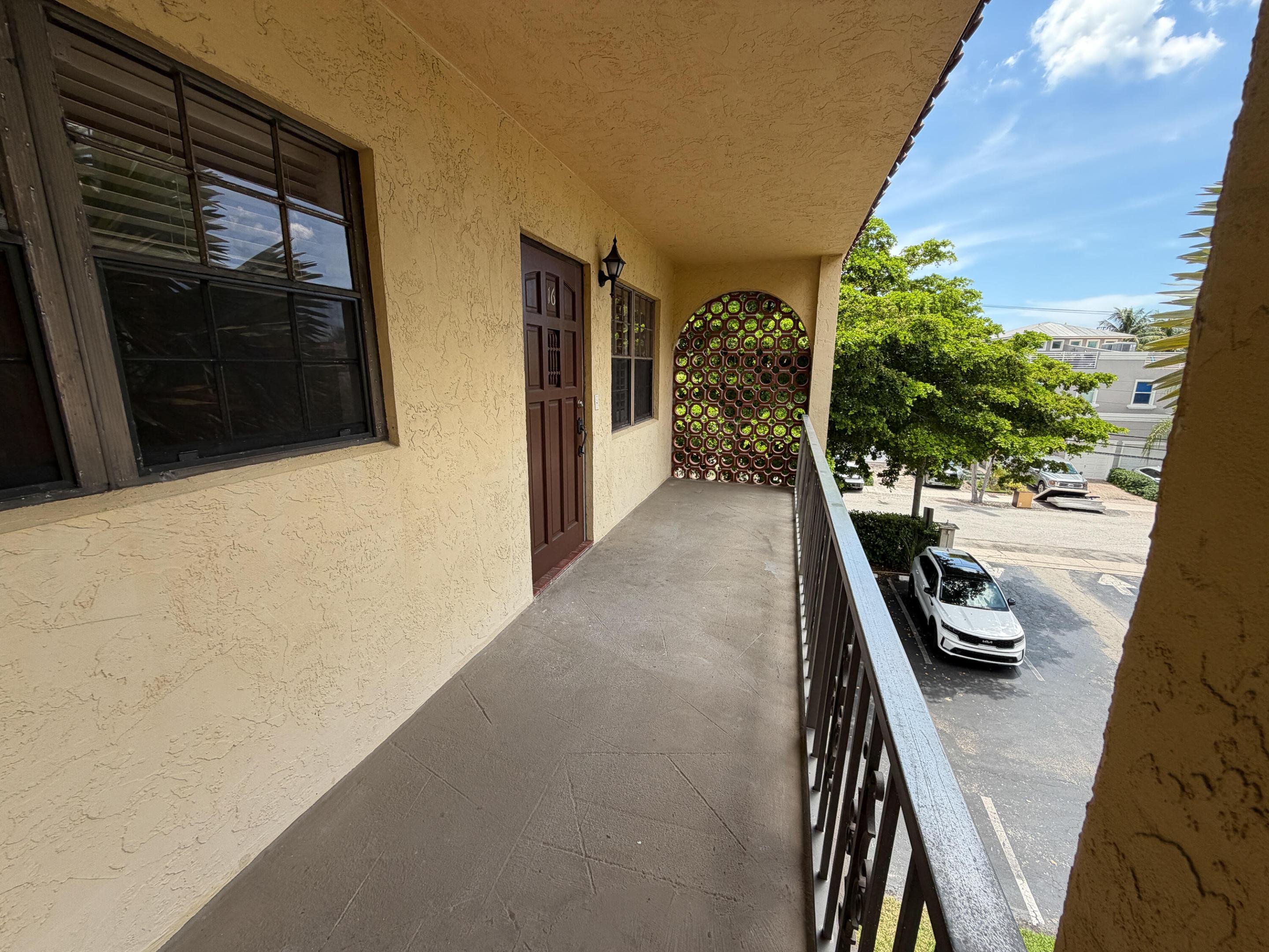 917 NE 16th #16, Fort Lauderdale FL 33304