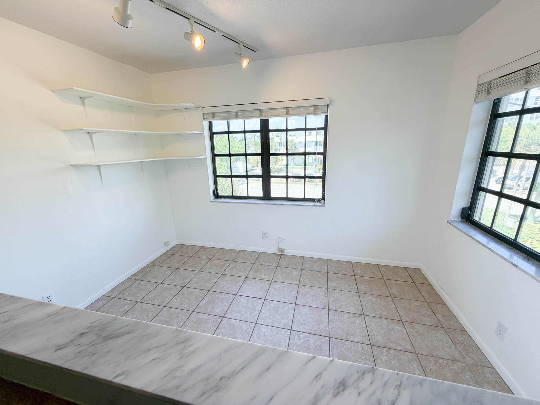 917 NE 16th #16, Fort Lauderdale FL 33304