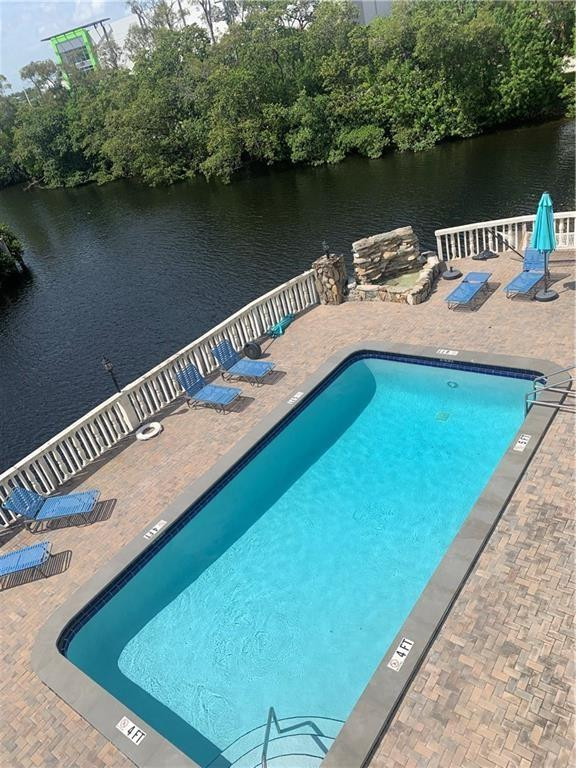 1400 NE 57th #302, Fort Lauderdale FL 33334