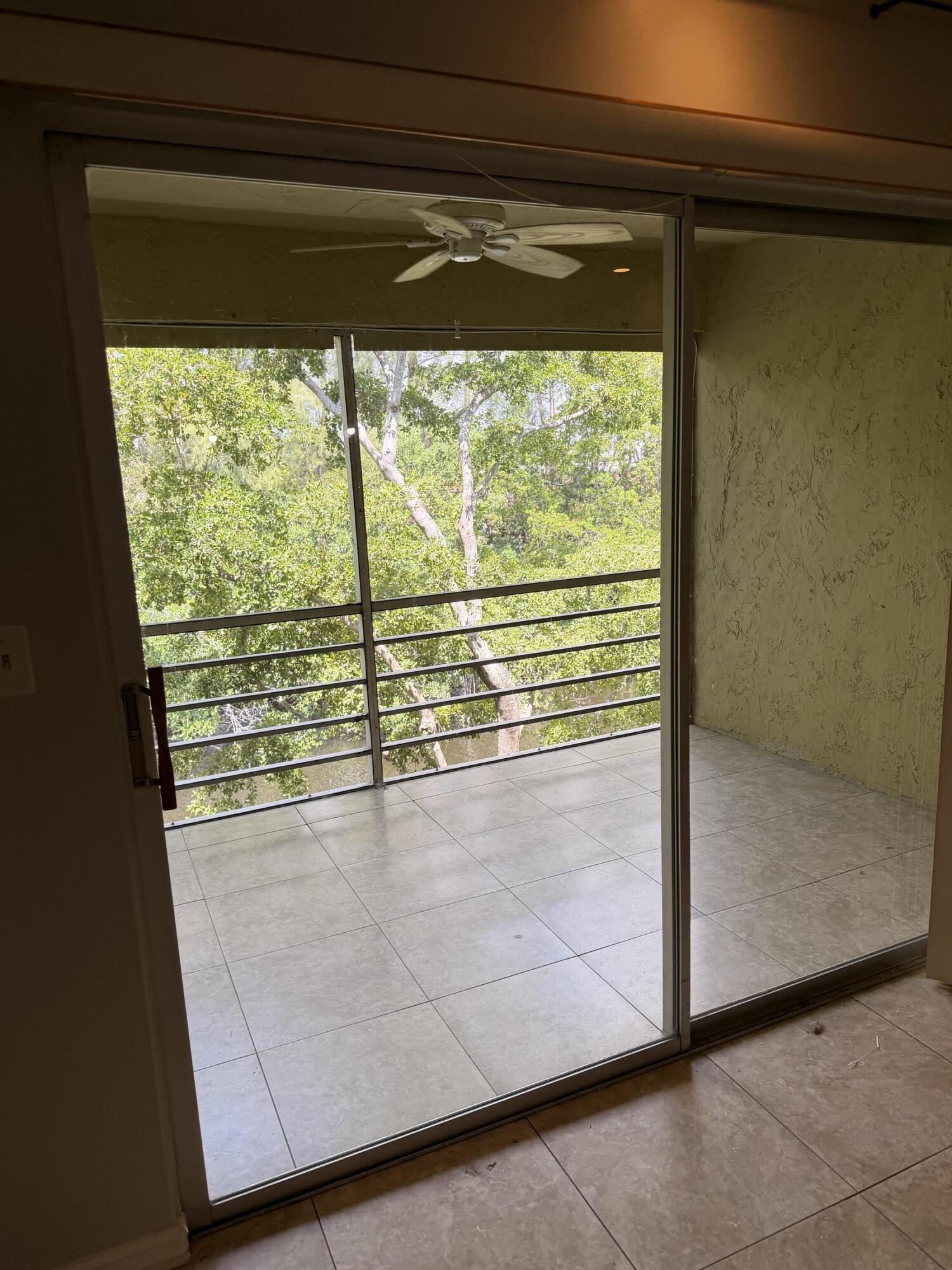 1400 NE 57th #302, Fort Lauderdale FL 33334