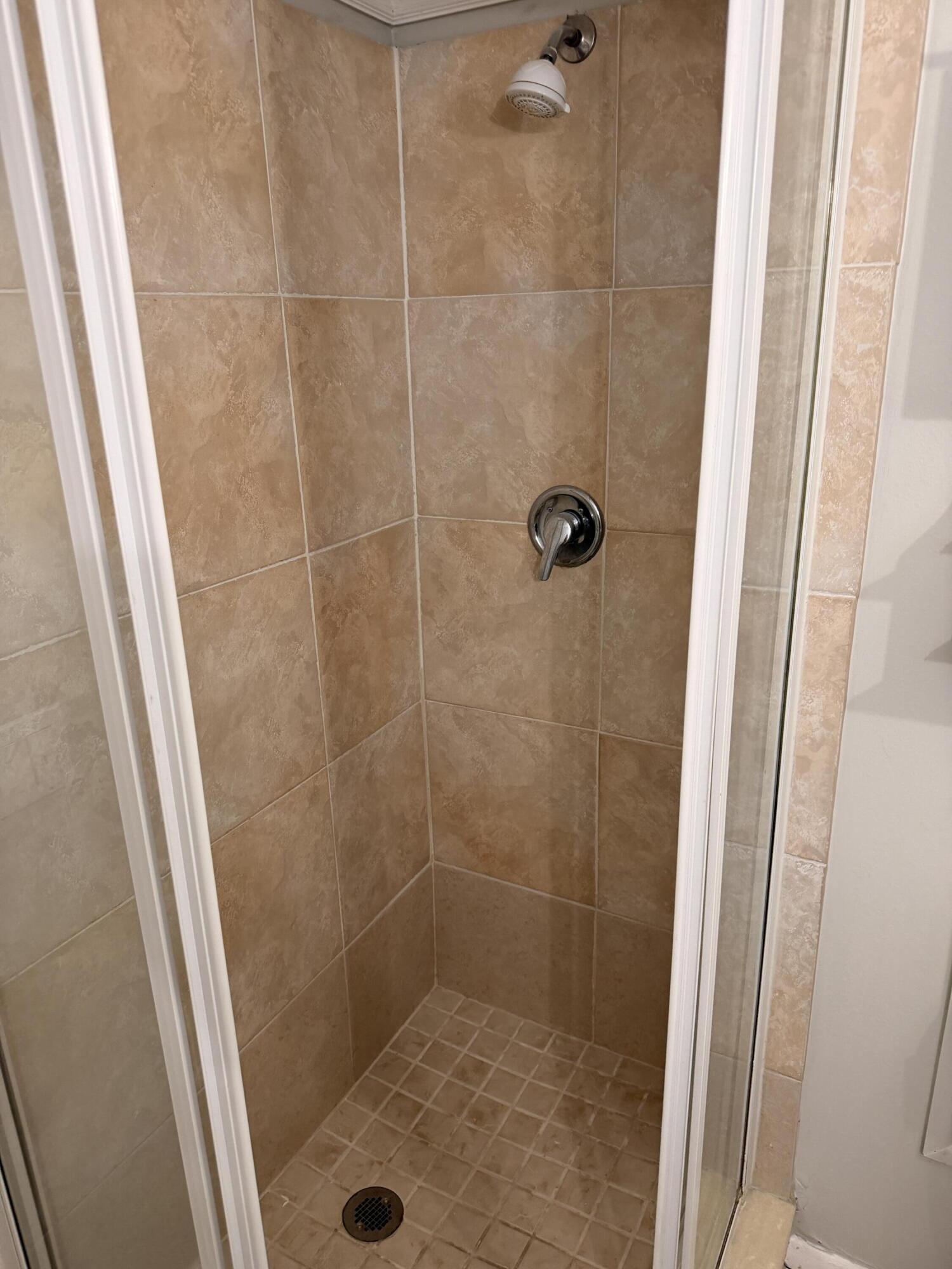 1400 NE 57th #302, Fort Lauderdale FL 33334