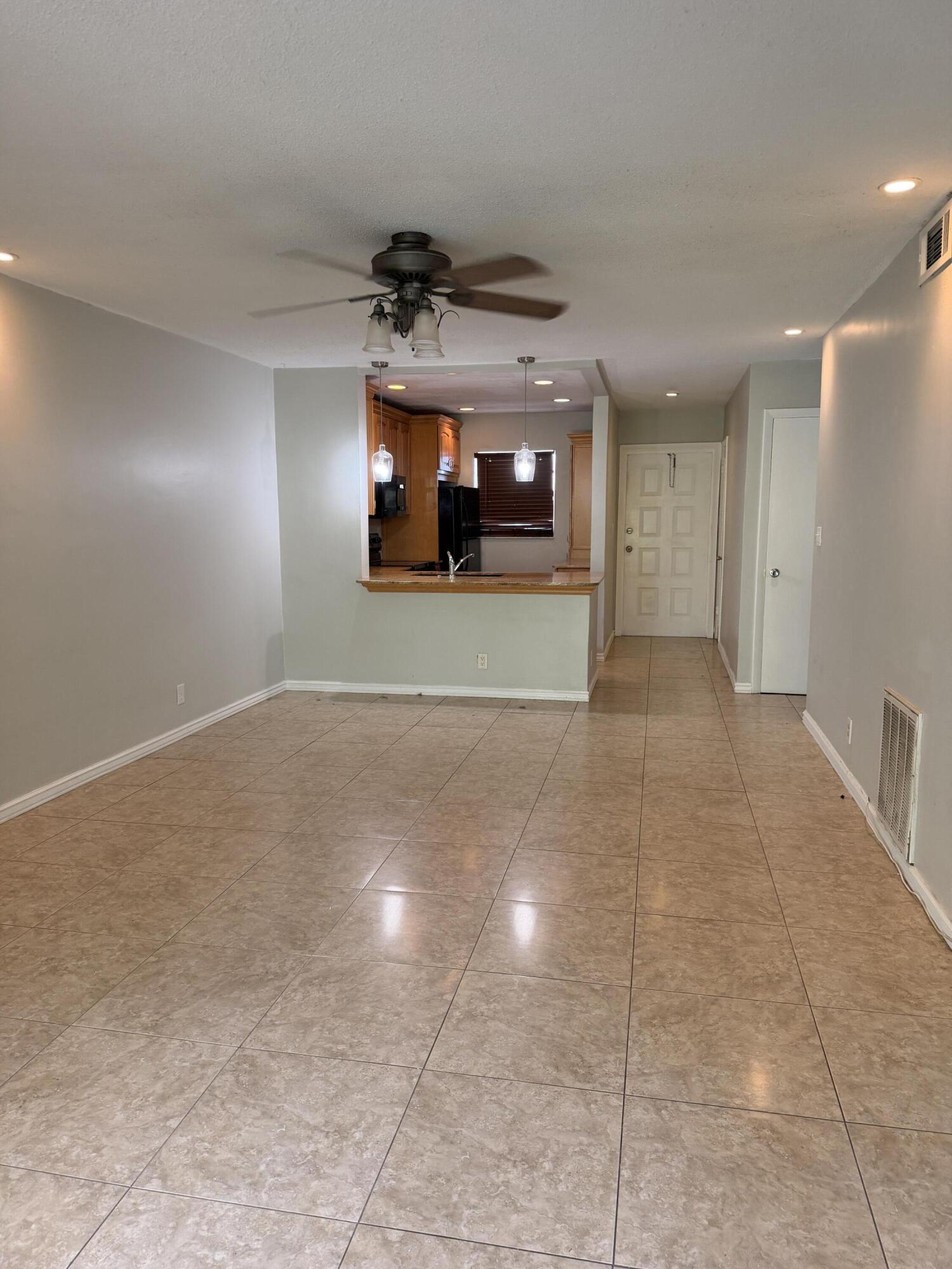 1400 NE 57th #302, Fort Lauderdale FL 33334