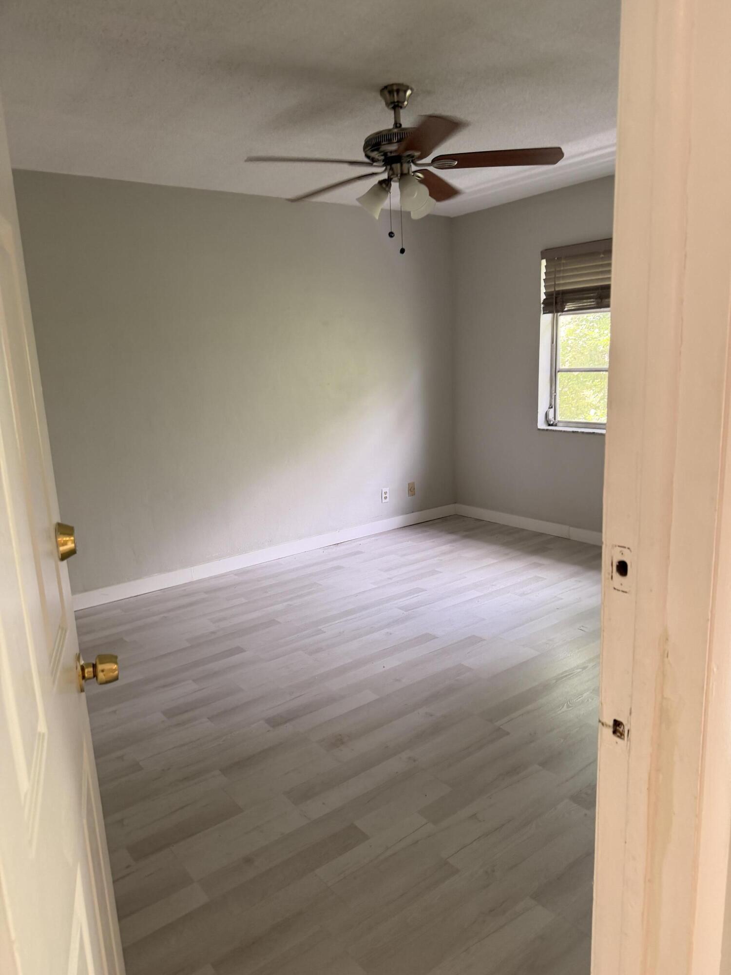 1400 NE 57th #302, Fort Lauderdale FL 33334