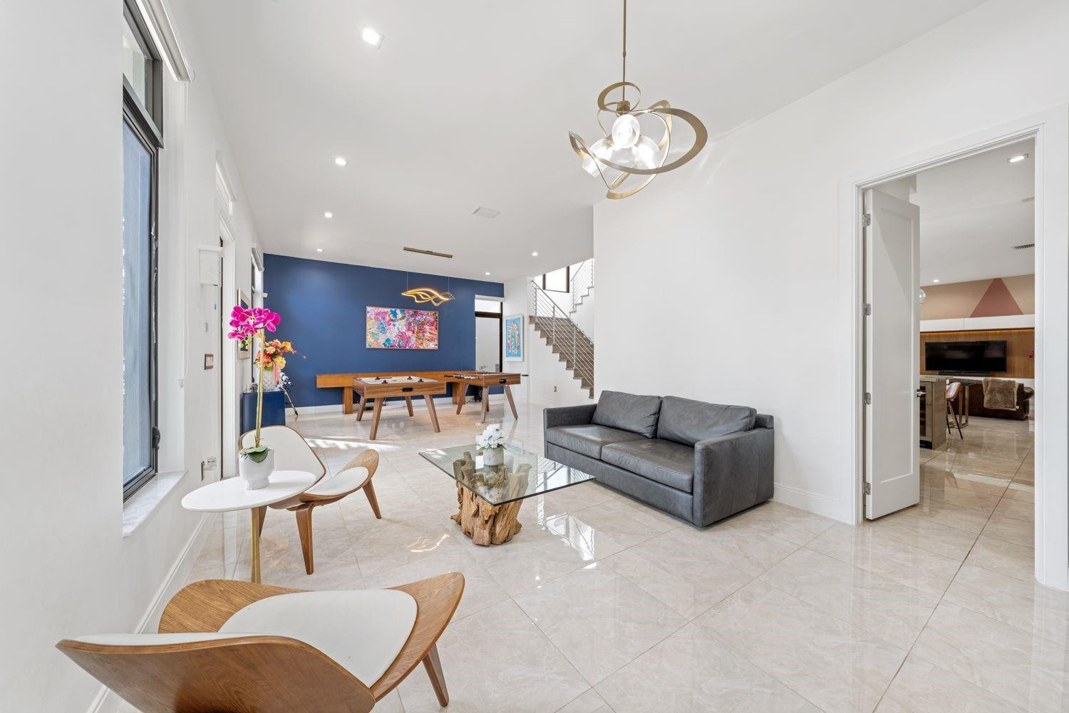 8225 Central Park, Doral FL 33166