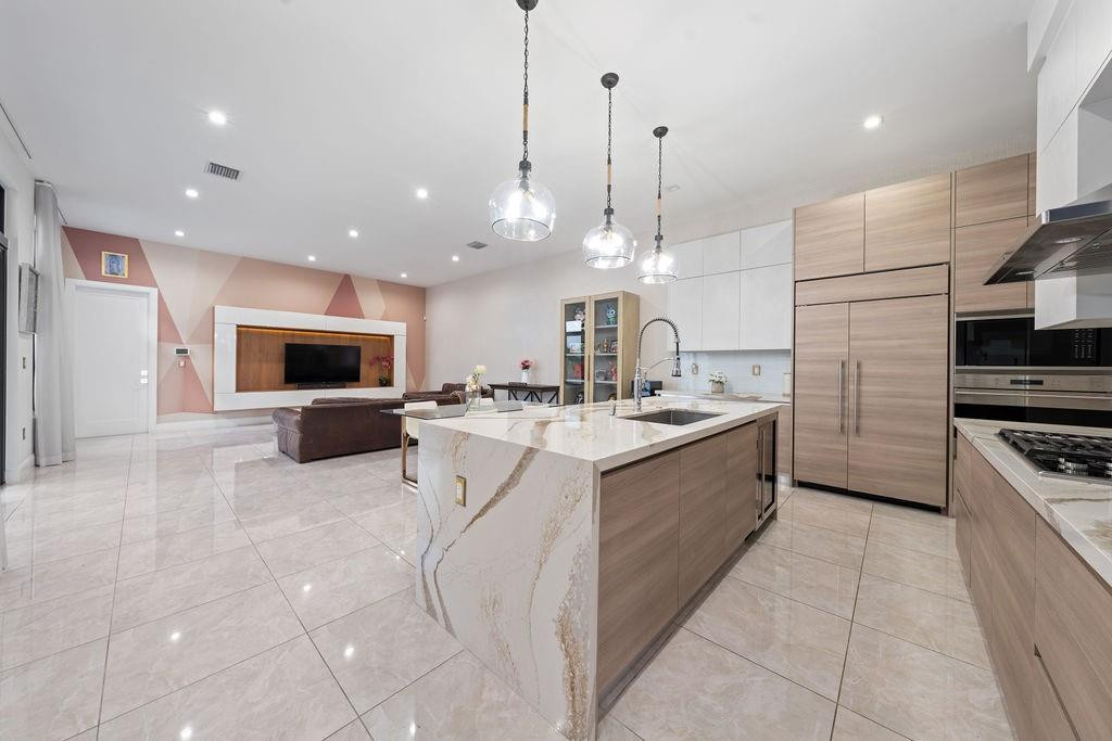 8225 Central Park, Doral FL 33166