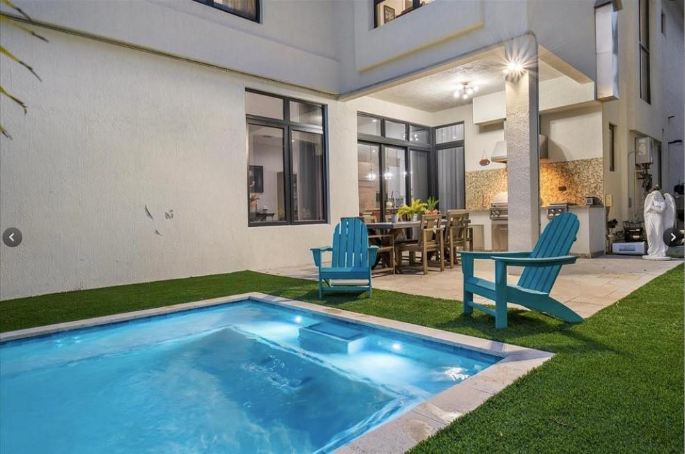8225 Central Park, Doral FL 33166