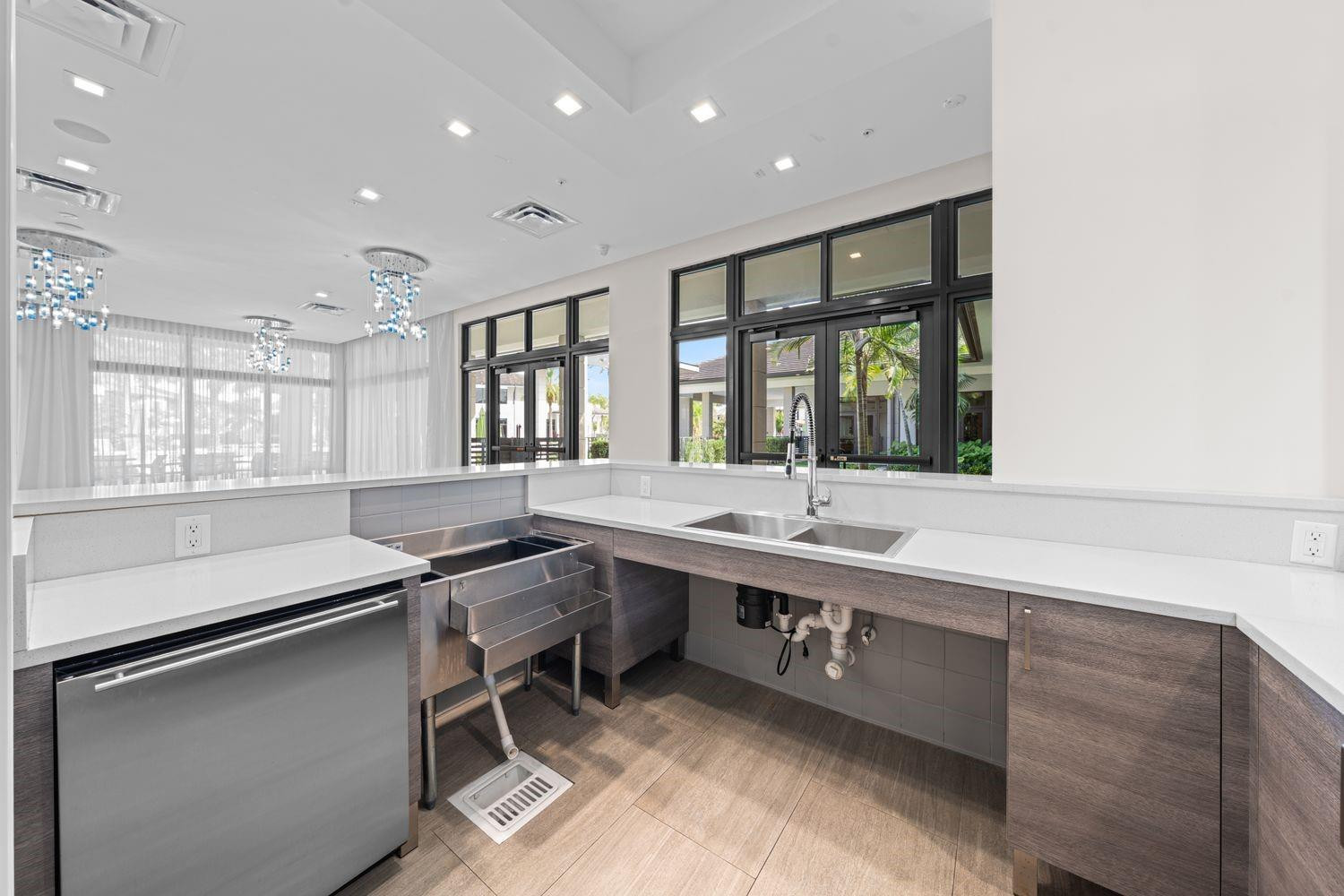 8225 Central Park, Doral FL 33166