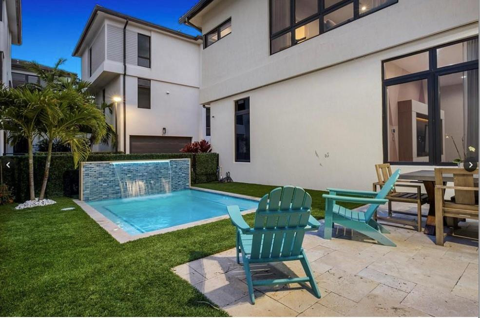 8225 Central Park, Doral FL 33166
