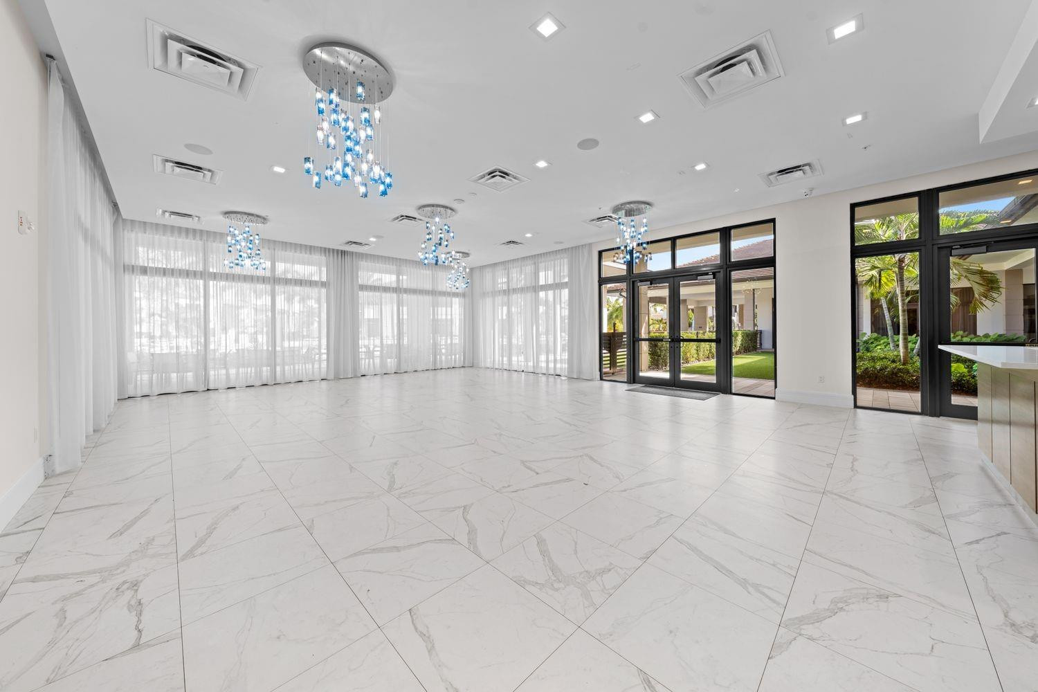 8225 Central Park, Doral FL 33166