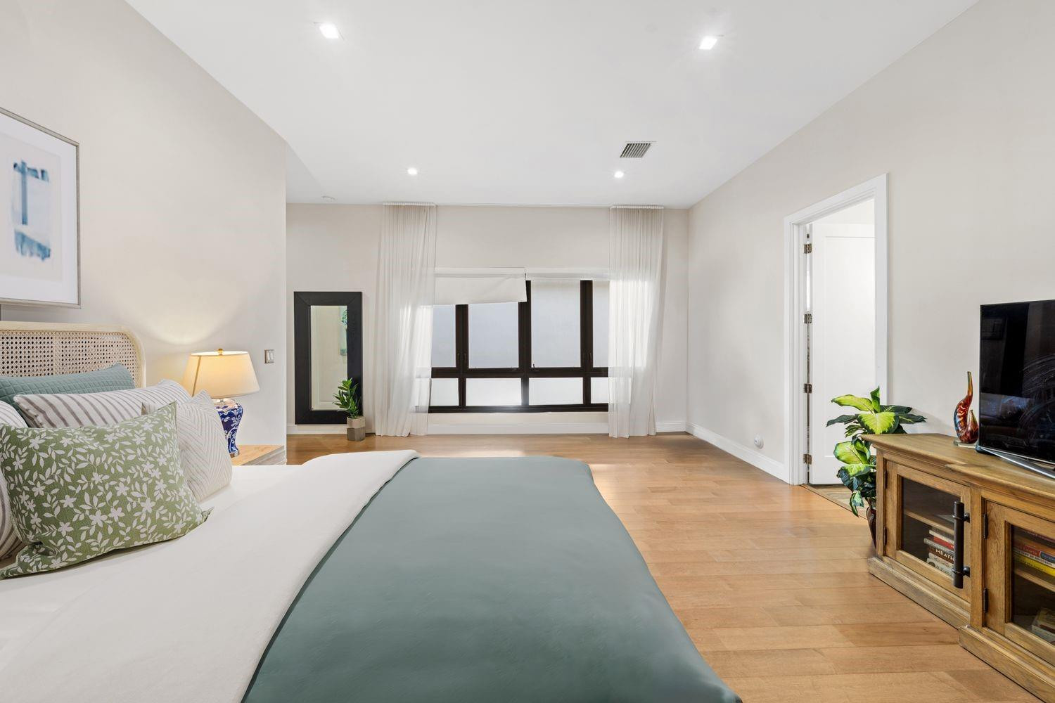 8225 Central Park, Doral FL 33166