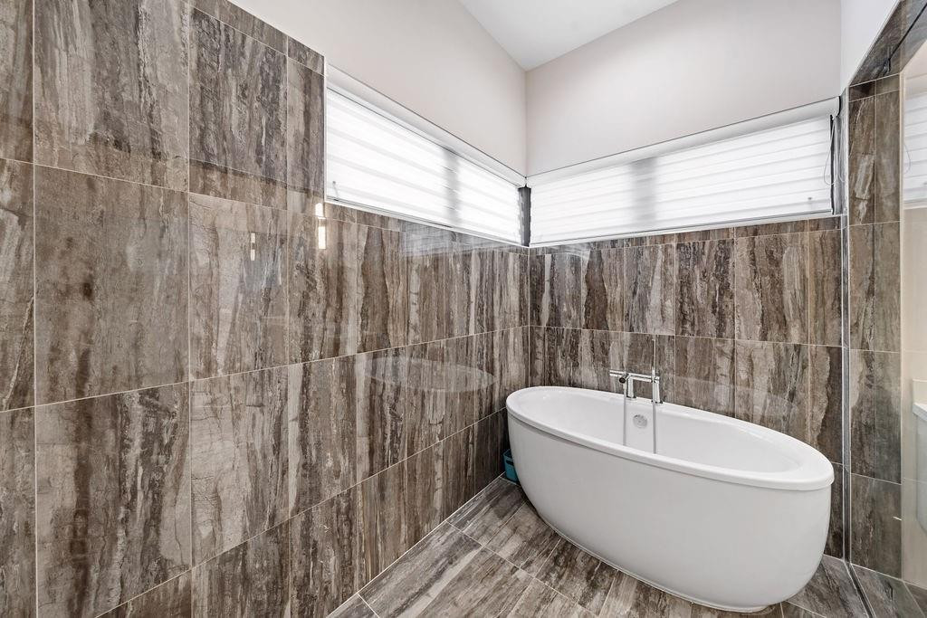 8225 Central Park, Doral FL 33166