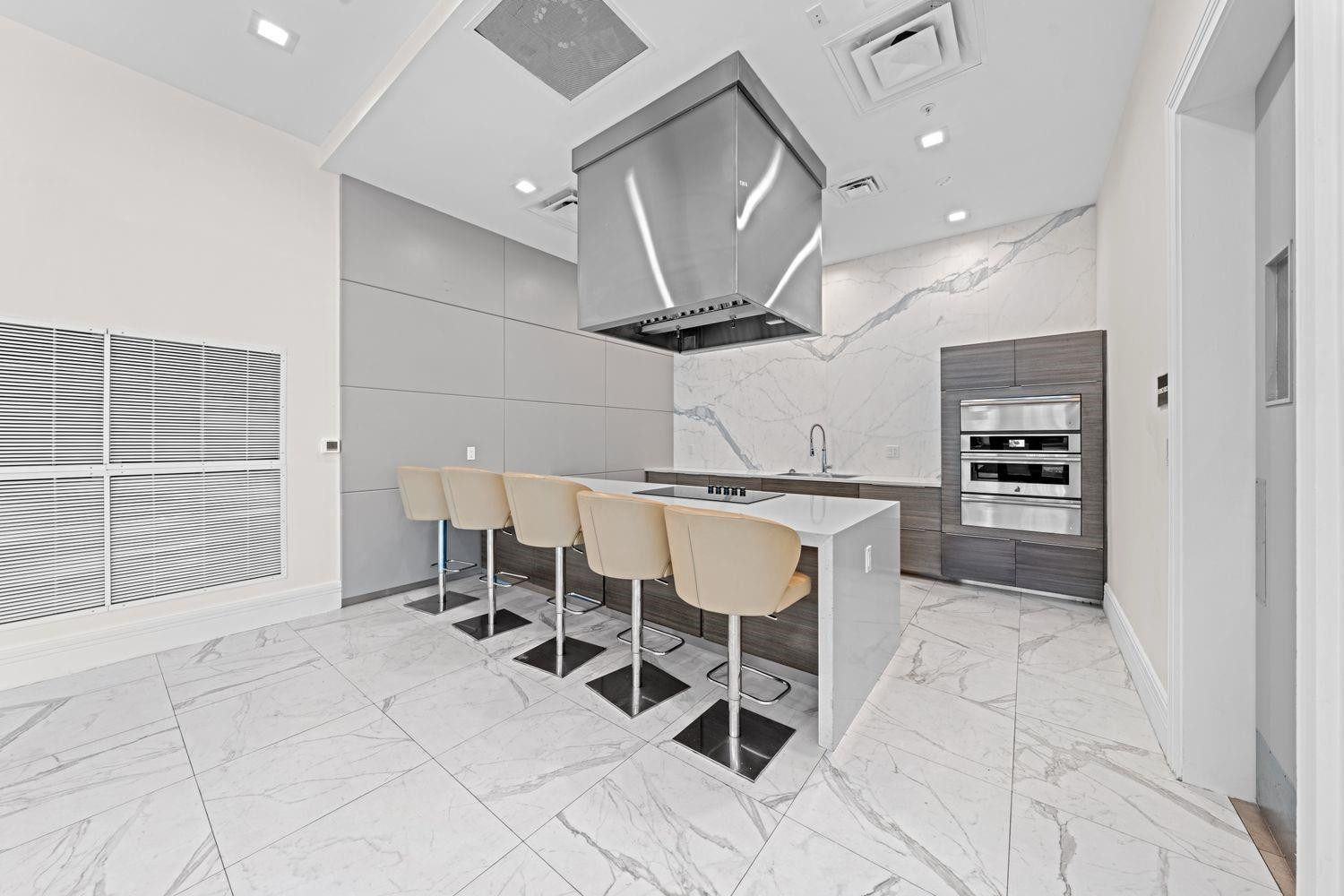 8225 Central Park, Doral FL 33166