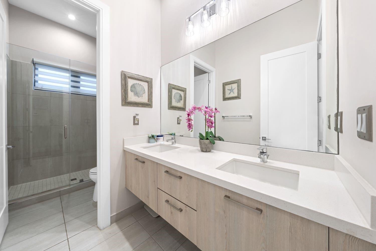 8225 Central Park, Doral FL 33166