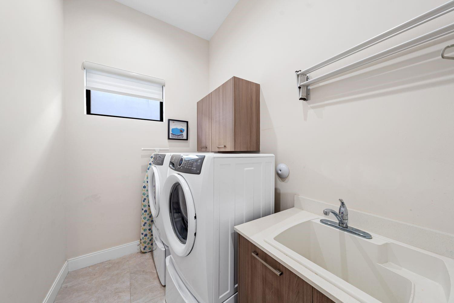 8225 Central Park, Doral FL 33166