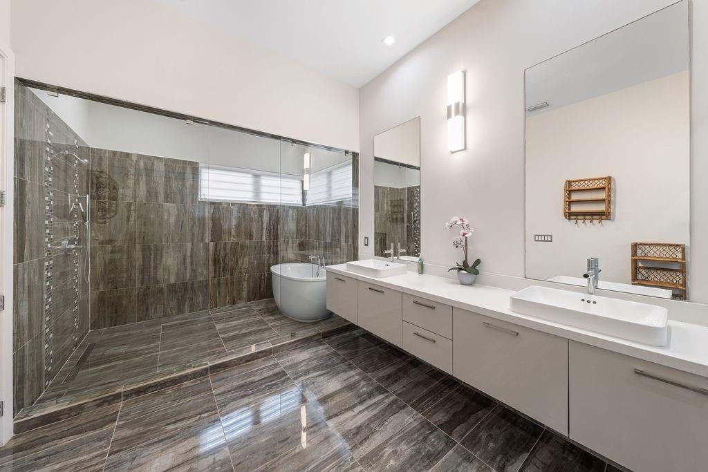 8225 Central Park, Doral FL 33166