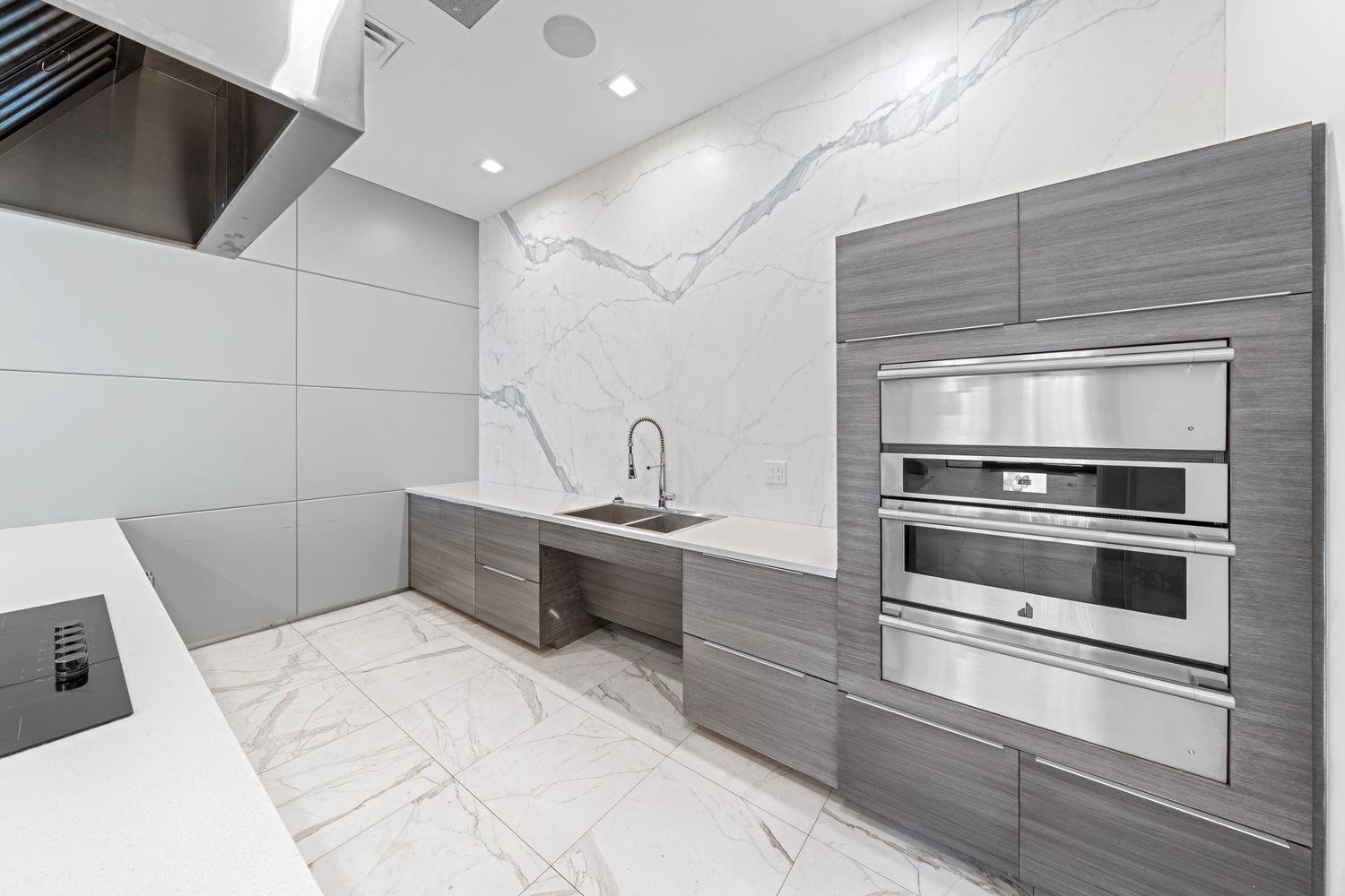 8225 Central Park, Doral FL 33166